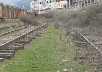 Me tren nga Rrogozhina, çelet tenderi për hekurudhën që do të lidhet me aeroportin e Vlorës