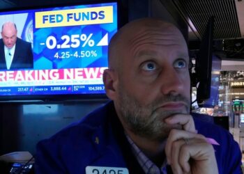 Rënie në bursa pas sinjaleve për ulje më të ngadaltë të normës së interesit