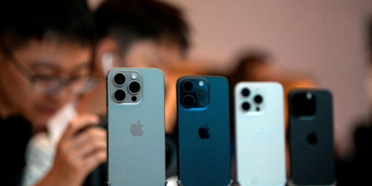 Apple ofron zbritje për iPhone në Kinë pas intensifikimit të konkurrencës