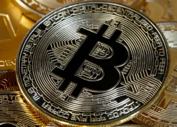 Bitcoin deri 250 mijë dollarë? Çfarë parashikojnë investitorët se do të ndodhë me kriptomonedhën gjatë 2025-ës