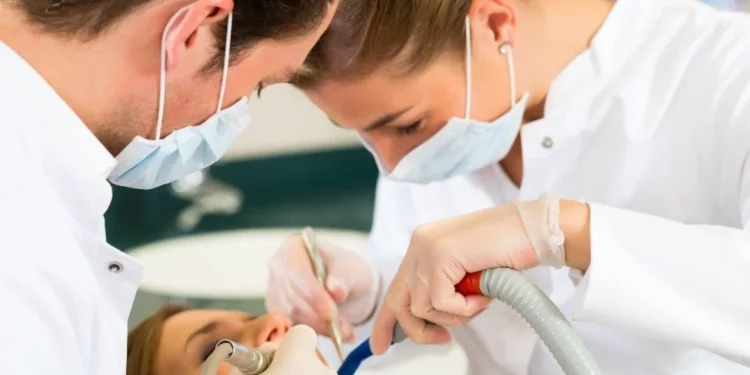 Më pak dhëmbë dhe hundë operacion, bien udhëtimet e të huajve për qëllime mjekësore