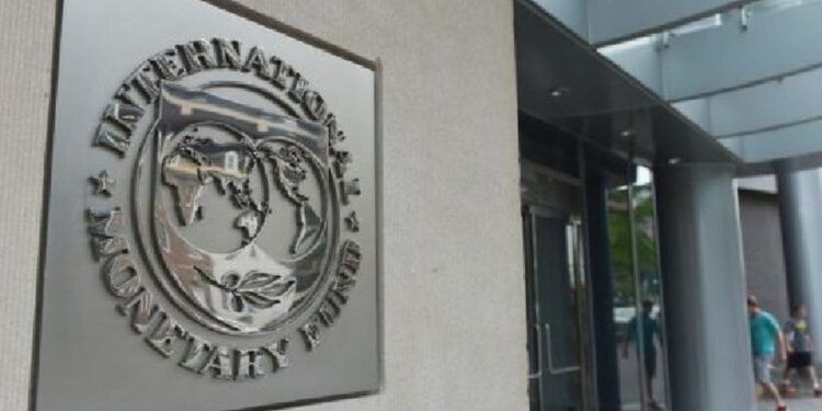 Alarmi i FMN: Shqipëria me të ardhura të ulëta, e sfiduar nga plakja dhe emigracioni