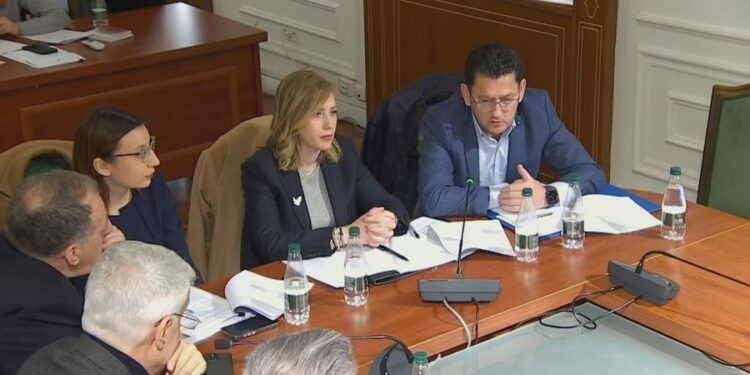 Ndërpriten gjyqet e pensioneve, ja si i trajton këto raste ligji i ri