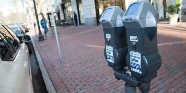 Vendosja e parkimetrave në rrugë, shpallet fituesi për projektin pilot në Tiranë