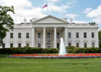 Shtëpia e Bardhë anulon urdhrin për ngrirjen e granteve dhe kredive federale