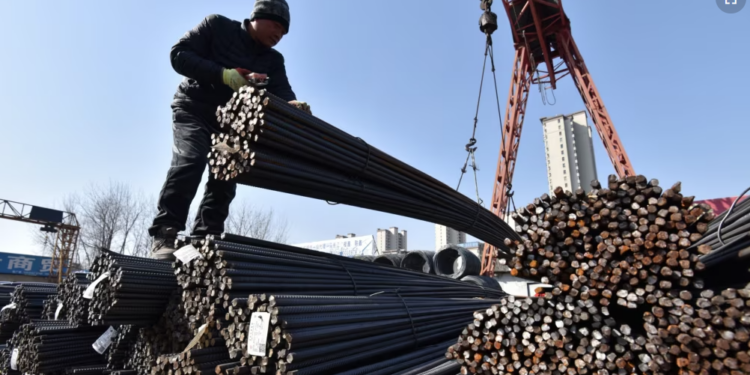 Presidenti Trump vendos 25% tarifa ndaj importeve të çelikut dhe aluminit