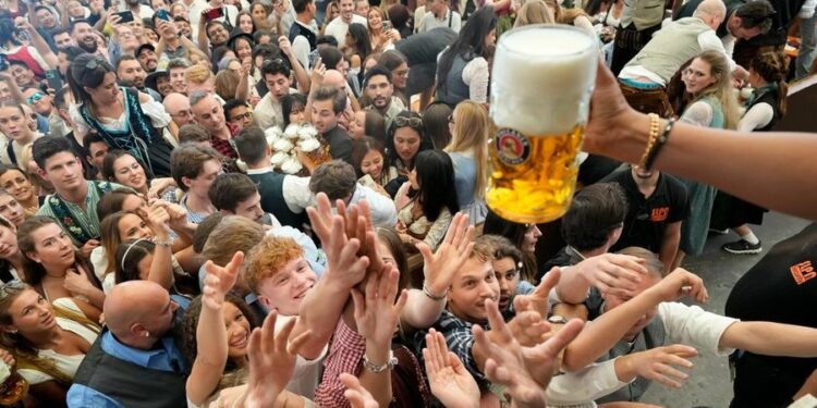 Gjermanët po konsumojnë më pak alkool