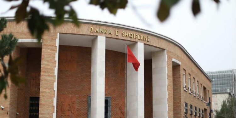 Ulen interesat e kredive, Banka e Shqipërisë tregon arsyet