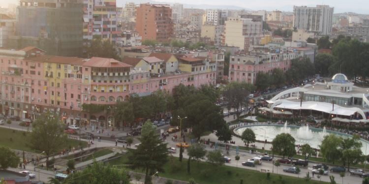 BERZH optimist për Shqipërinë. Parashikon rritje ekonomike 3.7 % këtë vit