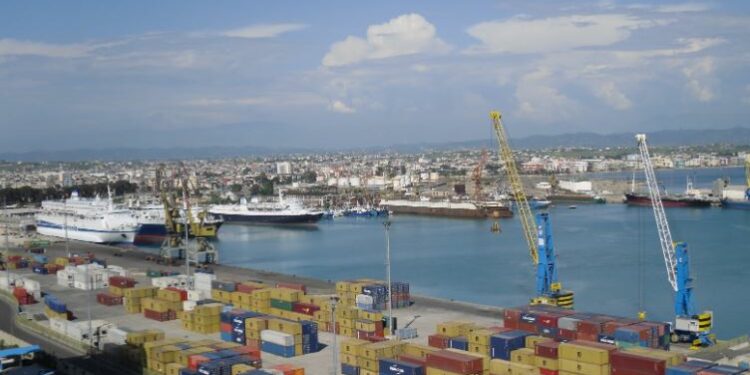 Industrialistët apel qeverisë: Përshtasni legjislacionin me BE e SHBA, prodhimi vendas në vështirësi