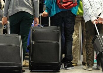 “Djemtë në emigrim, vajzat në auditore”- Instat: 2 nga 6 fakultete të Tiranës, kanë reth 90% të studentëve vajza