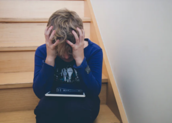 Zemërimi i fëmijëve: Si të kuptoni shkaqet dhe të përdorni strategjitë efektive për të ndihmuar