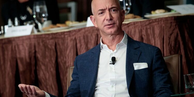 Jeff Bezos ju tregon si të përballeni me kritikat