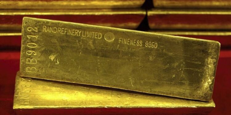 “Për dy minuta menduam se ishim të pasur”, tre punëtorë gjejnë lingota ari dhe… ia kthejnë policisë