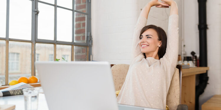 Çfarë i bën njerëzit të lumtur në punë, sipas shkencës