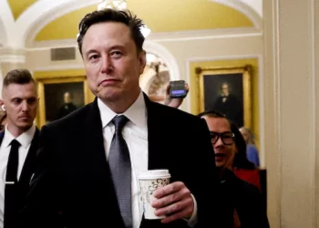 Musk kërcënon punonjësit e administratës amerikane: Perfomancë ose largohuni