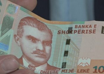 “Lumë” parash “cash”, rreth 4.2 miliardë euro qarkulluan jashtë bankave në 2024