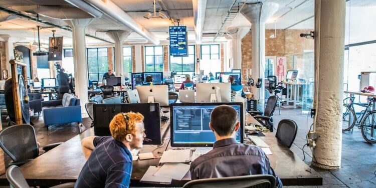 Çfarë duhet të bëni në muajin e parë në një punë të re