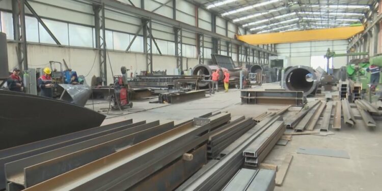 Alarmi i Bankës së Shqipërisë: Kriza e punëtorëve mund të thellohet më shumë këtë vit