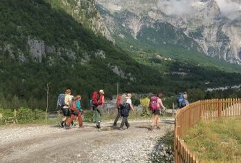 Kërcënimet me gjoba s’po japin rezultat, vetëm 1 në 5 turistë që hyri në Shqipëri vitin e shkuar u akomodua