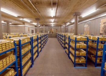 Si oreksi i Amerikës për arin po ‘thith’ rezervat e shufrave nga vendet e tjera?!