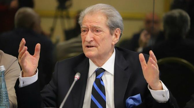 Berisha prezanton programin e biznesit: Taksë e sheshtë 10%, TVSH zbret në 15%