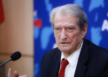 Premtimet ekonomike të Berishës: Zero taksa për profesionet e lira dhe biznesin e vogël. Ulje nga 15 në 2% të taksës së shitjes së pronës