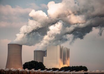 BE “kthen sytë” nga energjia bërthamore – Sa duhet të investojë blloku deri në vitin 2050 për të plotësuar nevojat?