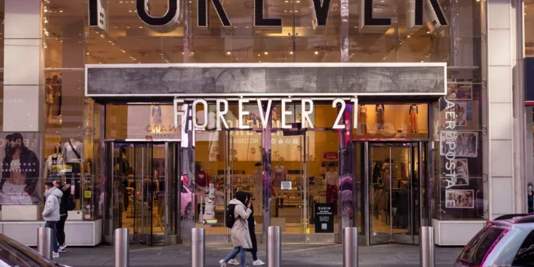 Forever 21 mbyll dyert për herë të dytë në SHBA, fundi i një epoke Fast Fashion