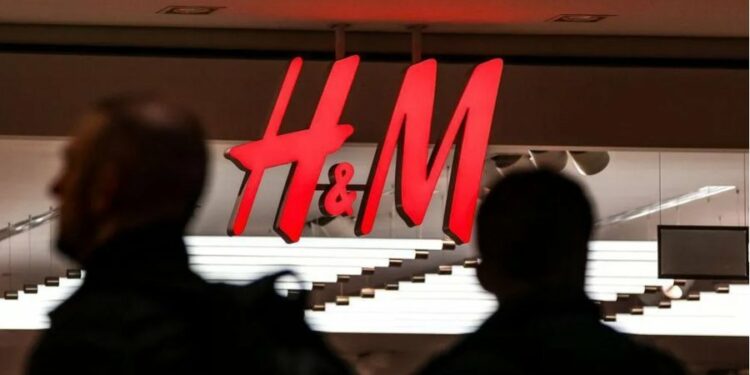 Lamtumirë modele, H&M do të përdor AI për reklamat e saj