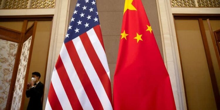 Lufta tregtare, hyjnë në fuqi masat hakmarrëse të Kinës ndaj administratës Trump