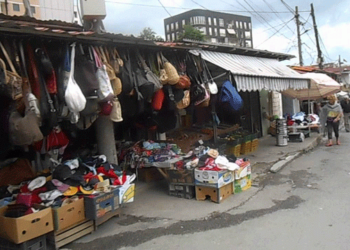 Mallra të lirë e pa cilësi, Kina e Turqia bëhen partnerët kryesorë për tregtinë