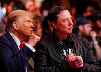 Musk humbi 6.7% të pasurisë brenda ditës, Trump e mbështet: Do blej një Tesla të re