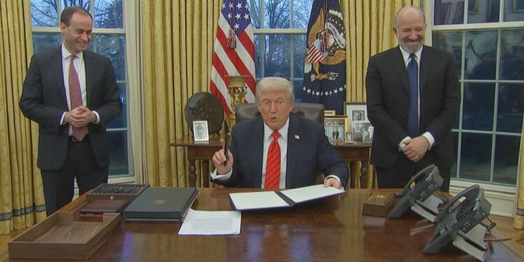 Nis “lufta tregtare” e Trump, ja vendet me të cilat hyjnë në fuqi tarifat