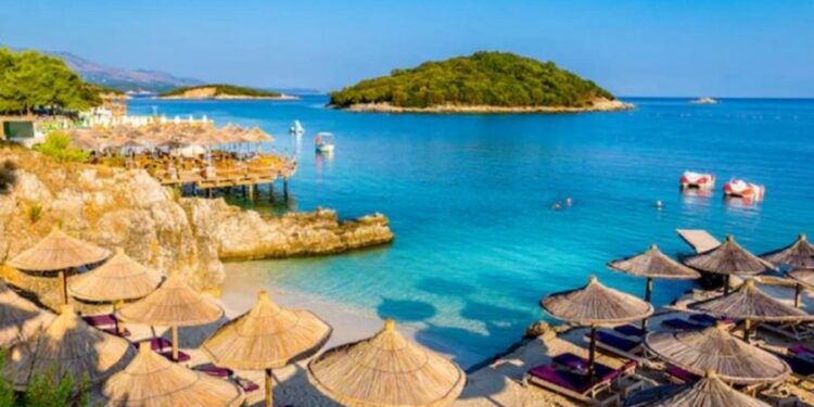 Si mund të shndërrohet Shqipëria në magnetin Europian të turizmit?- Revista “Focus”: Nga rritja, tek diversifikimi dhe sfidat e së ardhmes