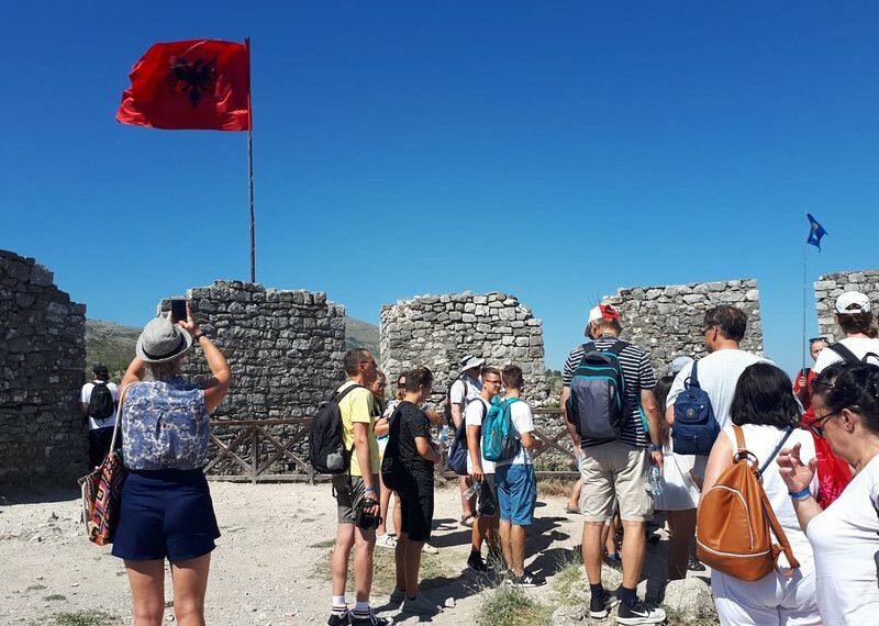 Turistët “e varfër” në Shqipëri, shpenzimet mesatare 427 euro për çdo pushues
