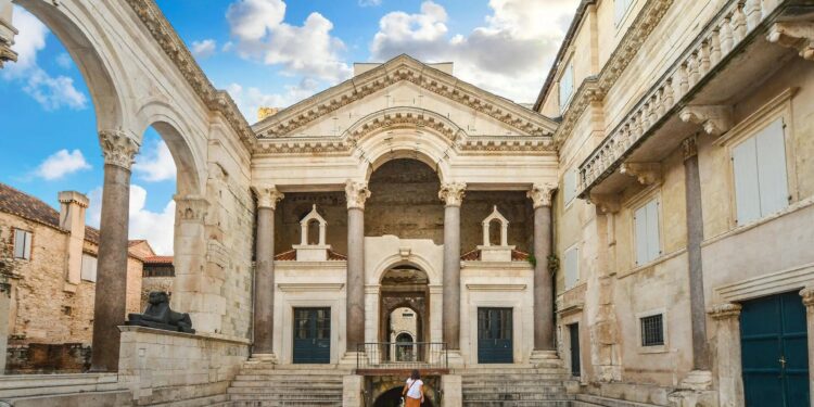 9 destinacionet më të mira në Europë për udhëtime solo të femrave në vitin 2025