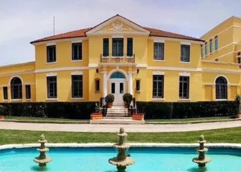 Ambasada amerikane, apel qytetarëve: Aplikoni vetë për vizë, shmangni agjencitë. Ja pse…