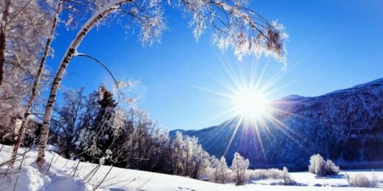 Java nis me diell, por me temperatura tipike dimri