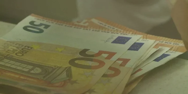 Ulet norma e interesit të euros! Vendimi i Bankës Qëndrore Europiane si përgjigje për tarifat