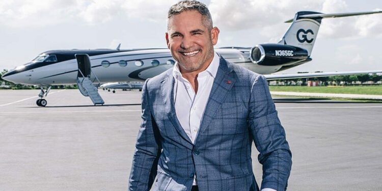 Nga borxhi te miliardat, historia e Grant Cardone-s, sipërmarrësi që nuk pranoi të dorëzohej