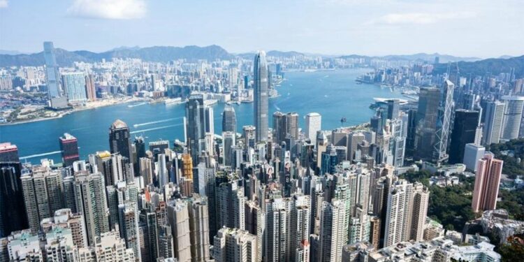 Lufta tregtare, posta e Hong Kongut pezullon dërgesat drejt SHBA