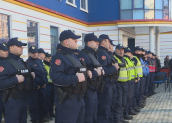 Qeveria hap tenderin, nga këpucët te kapelet, 27 milionë euro për të veshur policinë