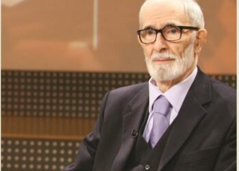 Akademiku Rexhep Qosja shpallet fituesi i Çmimit “Lumo Skëndo”