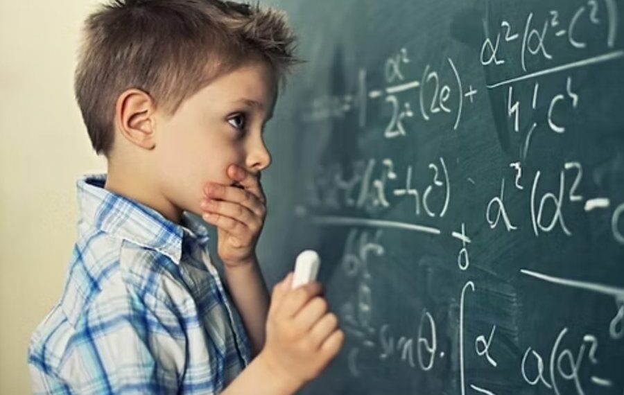 Nga babai apo nëna? Shkenca sqaron nga kush e trashëgon inteligjencën fëmija