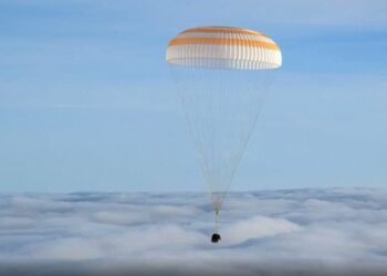 I erdhi përqark Tokës 3520 herë, rikthehet pas 220 ditësh anija hapësinore