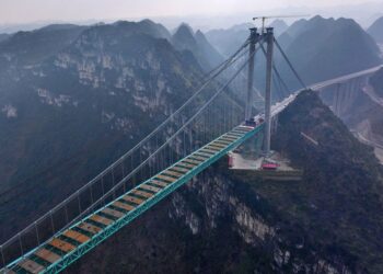 Shkurton rrugën nga 2 orë në 1 minutë, ura më e lartë në botë është gati