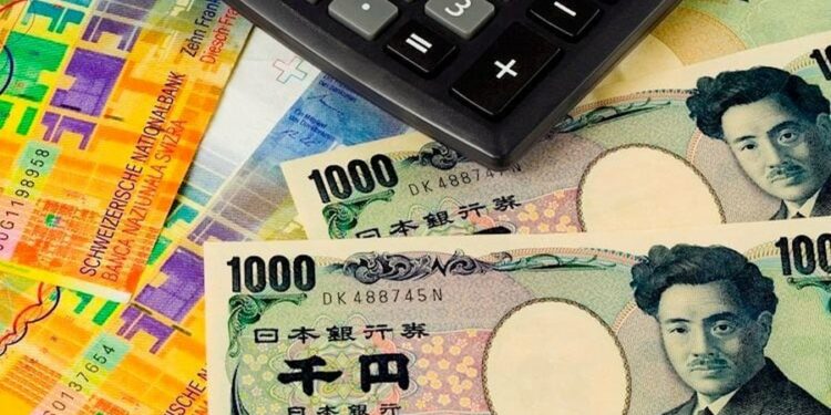 Cilat janë valutat më të sigurta në treg që po i bëjnë ballë tarifave të vazhdueshme të Trump?