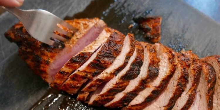 U raportua se mishi i derrit me salmonelë shitej në fshehtësi, ja cfarë thotë AKU