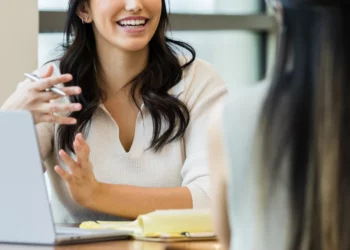 Gabimet që po i bëre në një intervistë pune mund të të kushtojnë vendin e ëndrrave